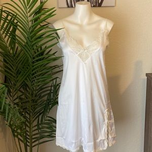Elegant White Lace Chemise
